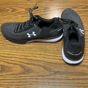 Mens Under Armour Tennis shoes 12
